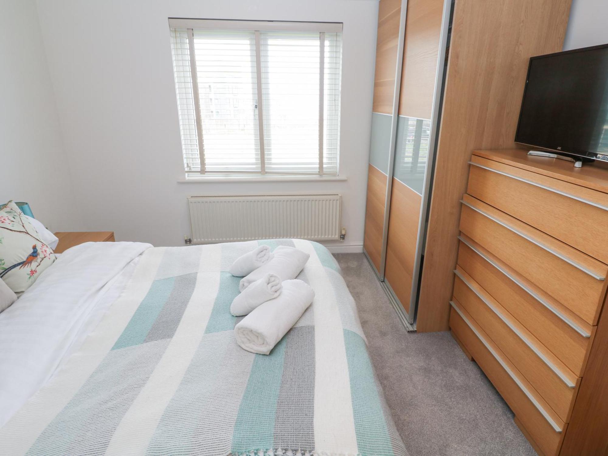 9 Headland Point Apartment *